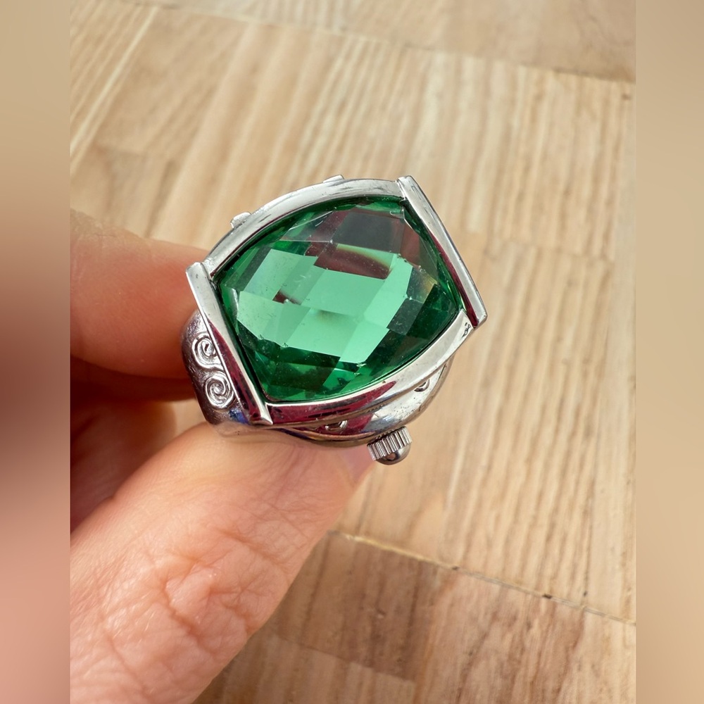 Vintage style ladies silver tone and green hidden watch ring NEW BATTERY